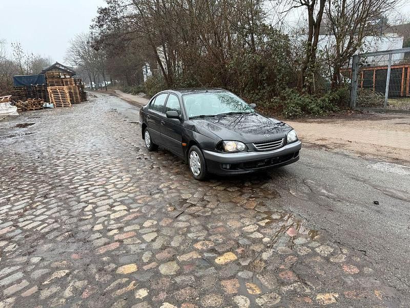 Gebraucht Toyota Avensis 110 PS (80 kW) 1998 Schwarz Limousine