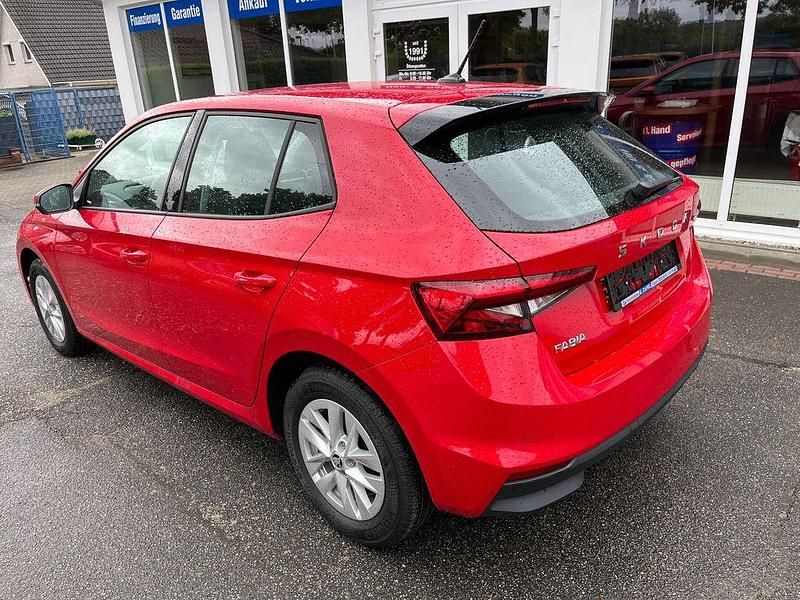 Gebraucht Skoda Fabia Selection 95 PS (69 kW) 2024 Rot Kleinwagen