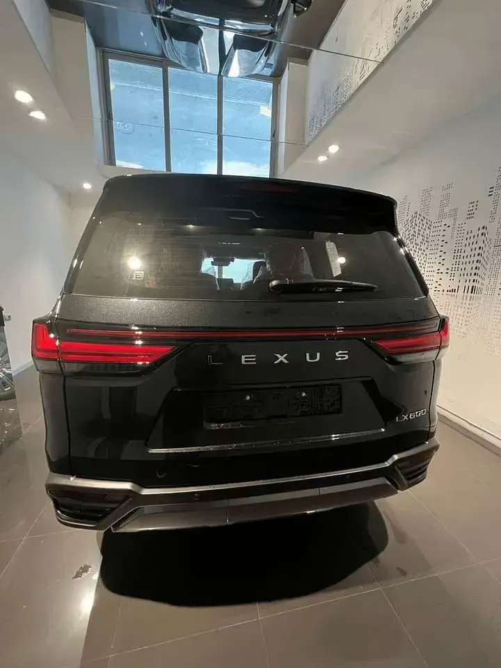Neu Lexus LX600 415 PS (305 kW) 2026 Schwarz SUV