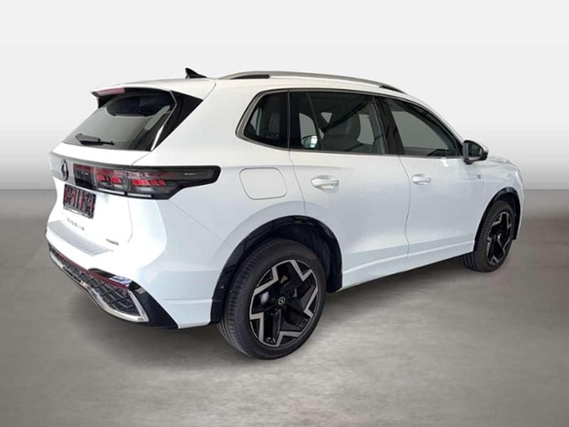 Gebraucht VW Tiguan R-line 193 PS (141 kW) 2024 Pure white SUV
