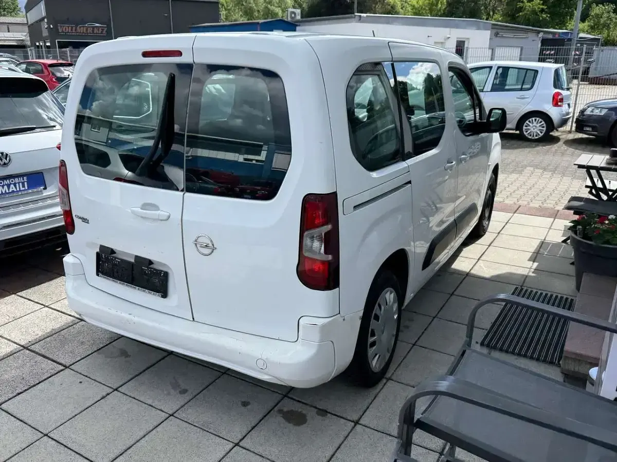Gebraucht Opel Combo Edition 102 PS (75 kW) 2019 Jade weiss/arktis weiss Van / Kleinbus