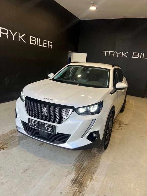 Weiß Gebraucht 2021 Peugeot 2008 Allure SUV | 12.800 € (Guter Preis) - Bild 1/4