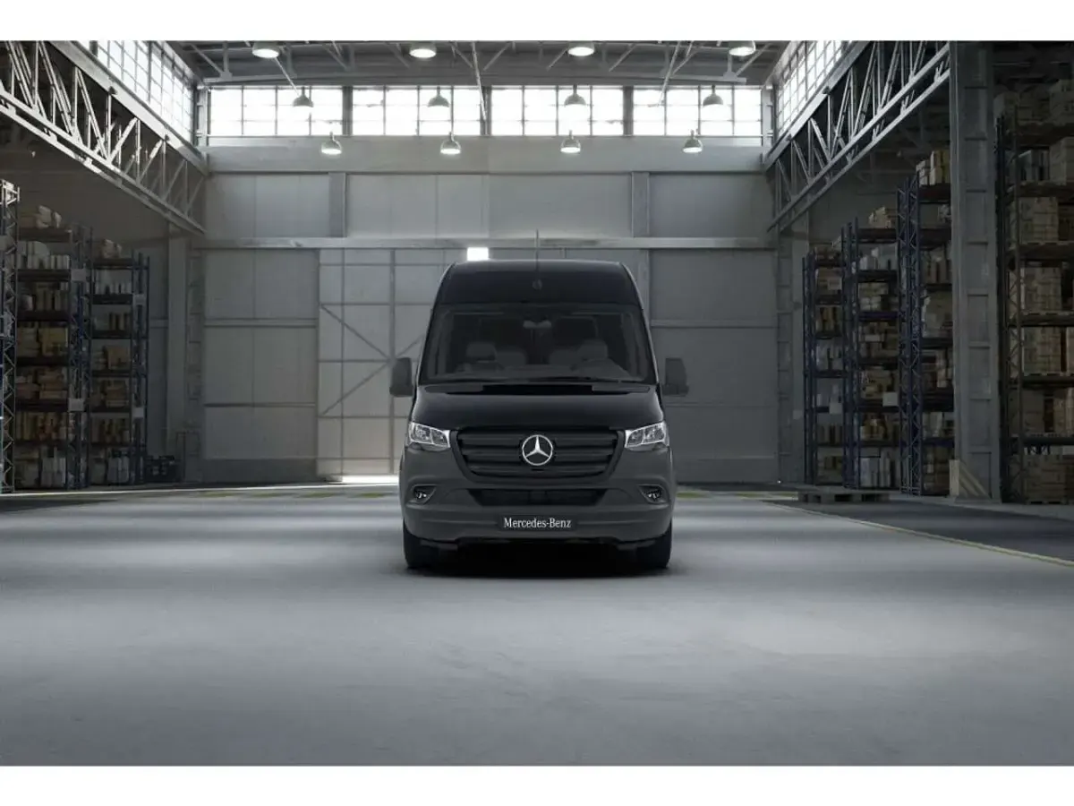 Gebraucht Mercedes Sprinter 170 PS (125 kW) 2023 Schwarz Van
