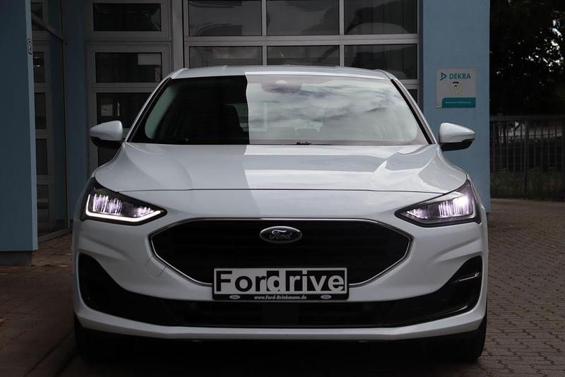 Gebraucht Ford Focus Cool & Connect 101 PS (74 kW) 2022 Frostwei Limousine