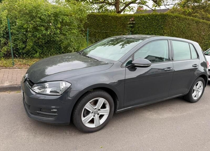 Grau Gebraucht 2016 VW Golf VII Limousine | 9.500 € (Superpreis) - Bild 1/4