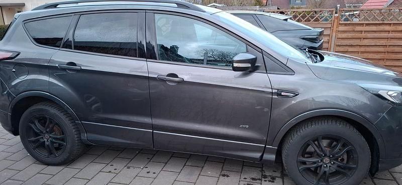 Gebraucht Ford Kuga ST-Line 150 PS (110 kW) 2018 Grau SUV