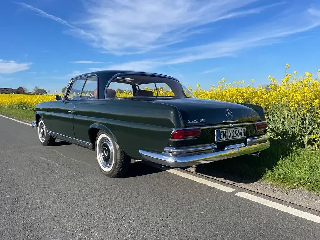 Gebraucht Mercedes 220 120 PS (88 kW) 1964 Grün Coupé