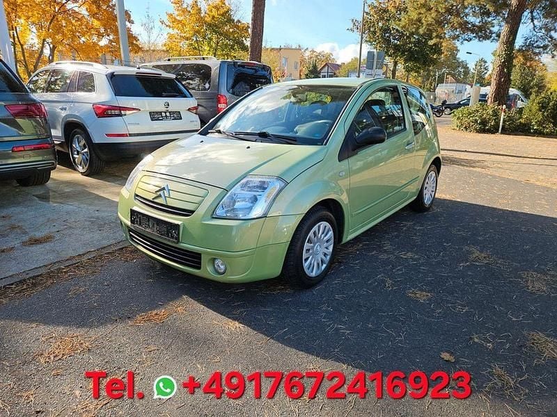 Grün Gebraucht 2004 Citroën C2 Kleinwagen | 1.495 € (Fairer Preis) - Bild 1/4