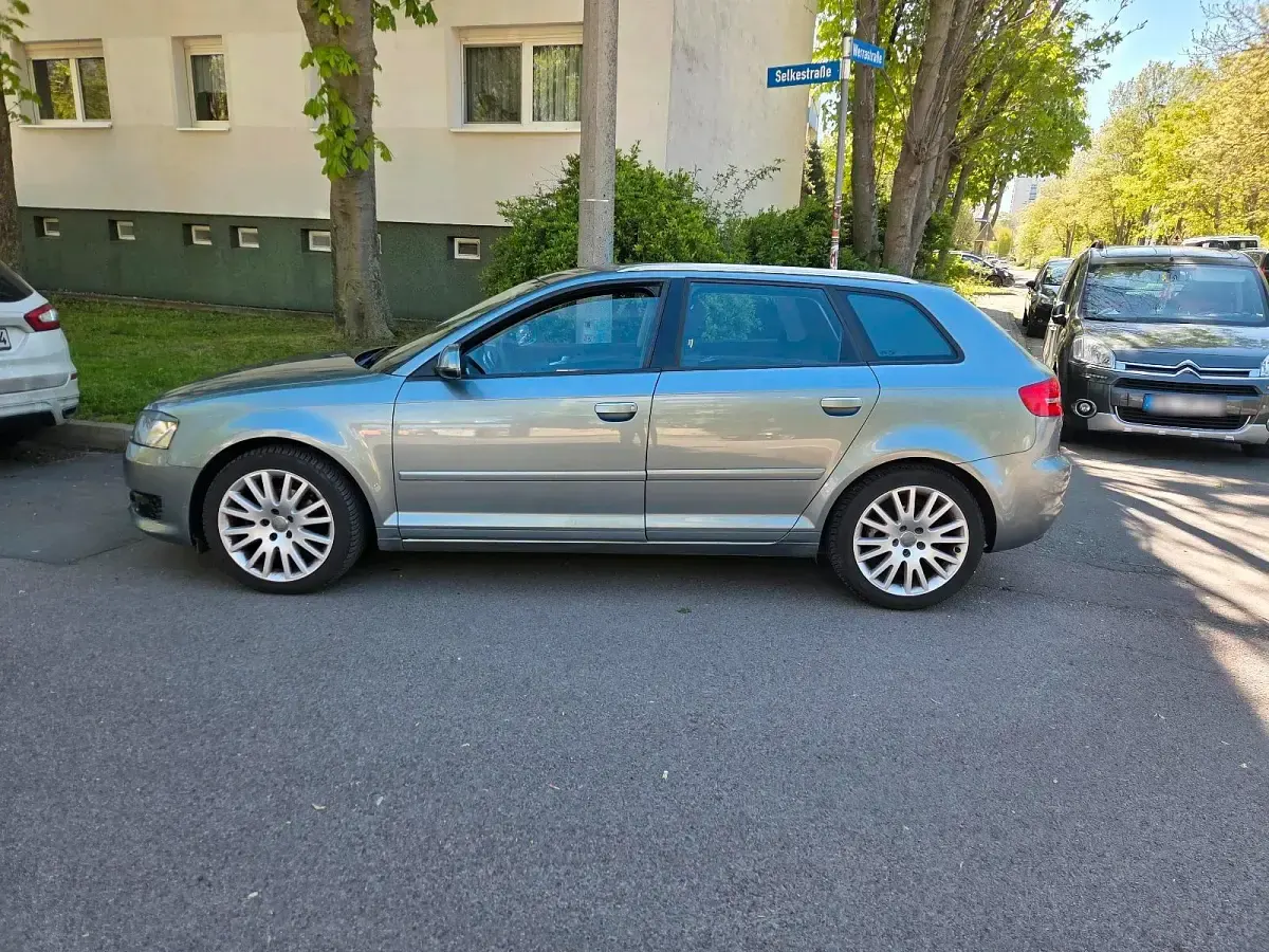 Usata Audi A3 105 CV (77 kW) 2010 Argento Utilitaria