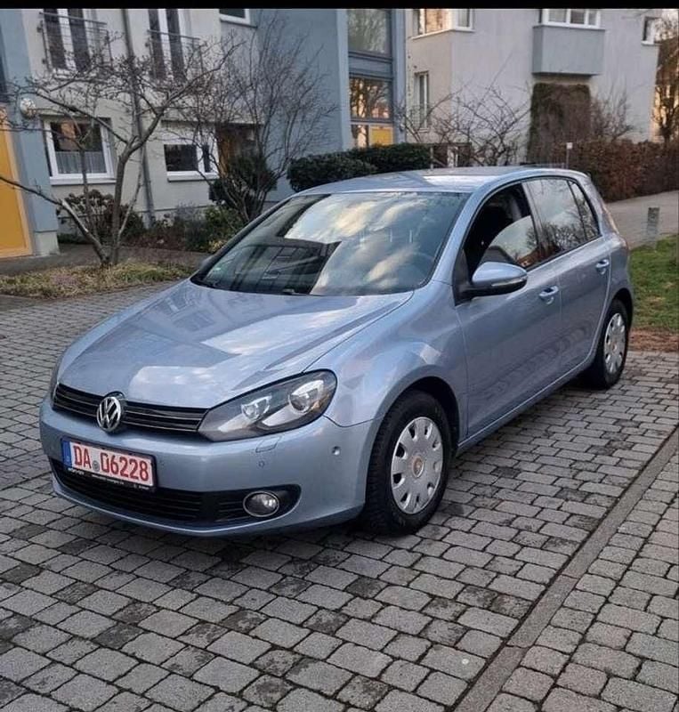 Gebraucht VW Golf VI Team 105 PS (77 kW) 2010 Blau Kleinwagen