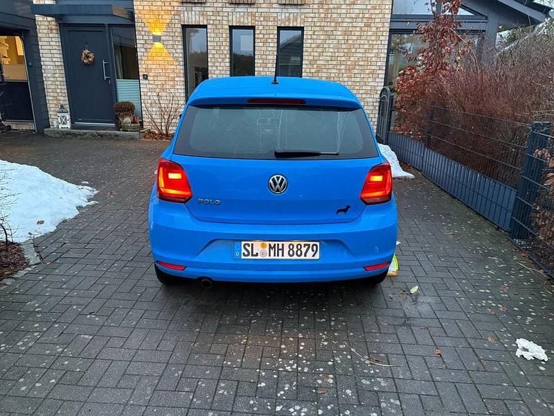 Gebraucht VW Polo Highline 90 PS (66 kW) 2014 Blau Kleinwagen