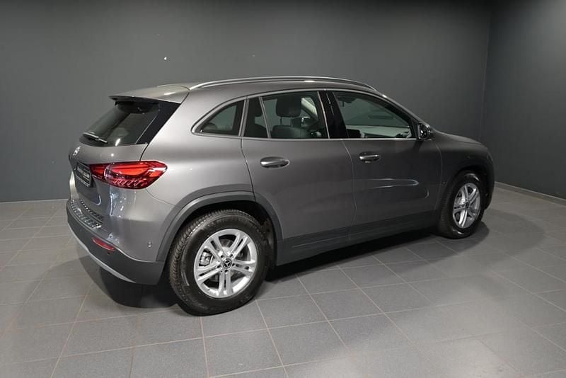 Gebraucht Mercedes GLA180 Advanced 136 PS (100 kW) 2025 Metalliclack mountaingrau SUV
