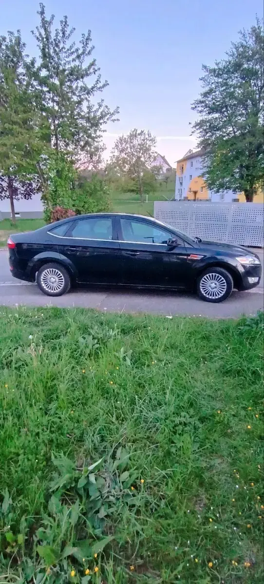 Gebraucht Ford Mondeo 125 PS (91 kW) 2008 Schwarz Limousine