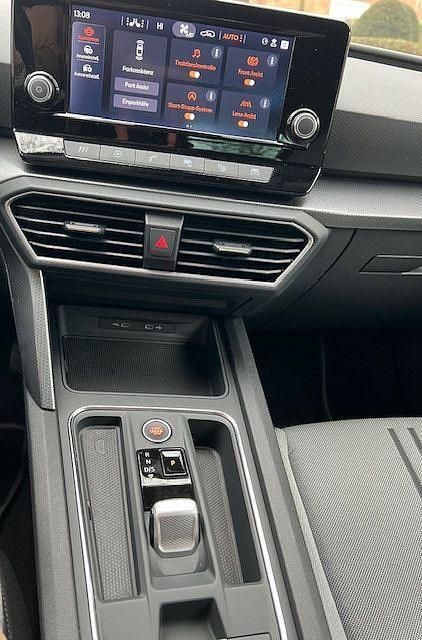 Gebraucht Seat Leon 110 PS (80 kW) 2022 Weiß Limousine