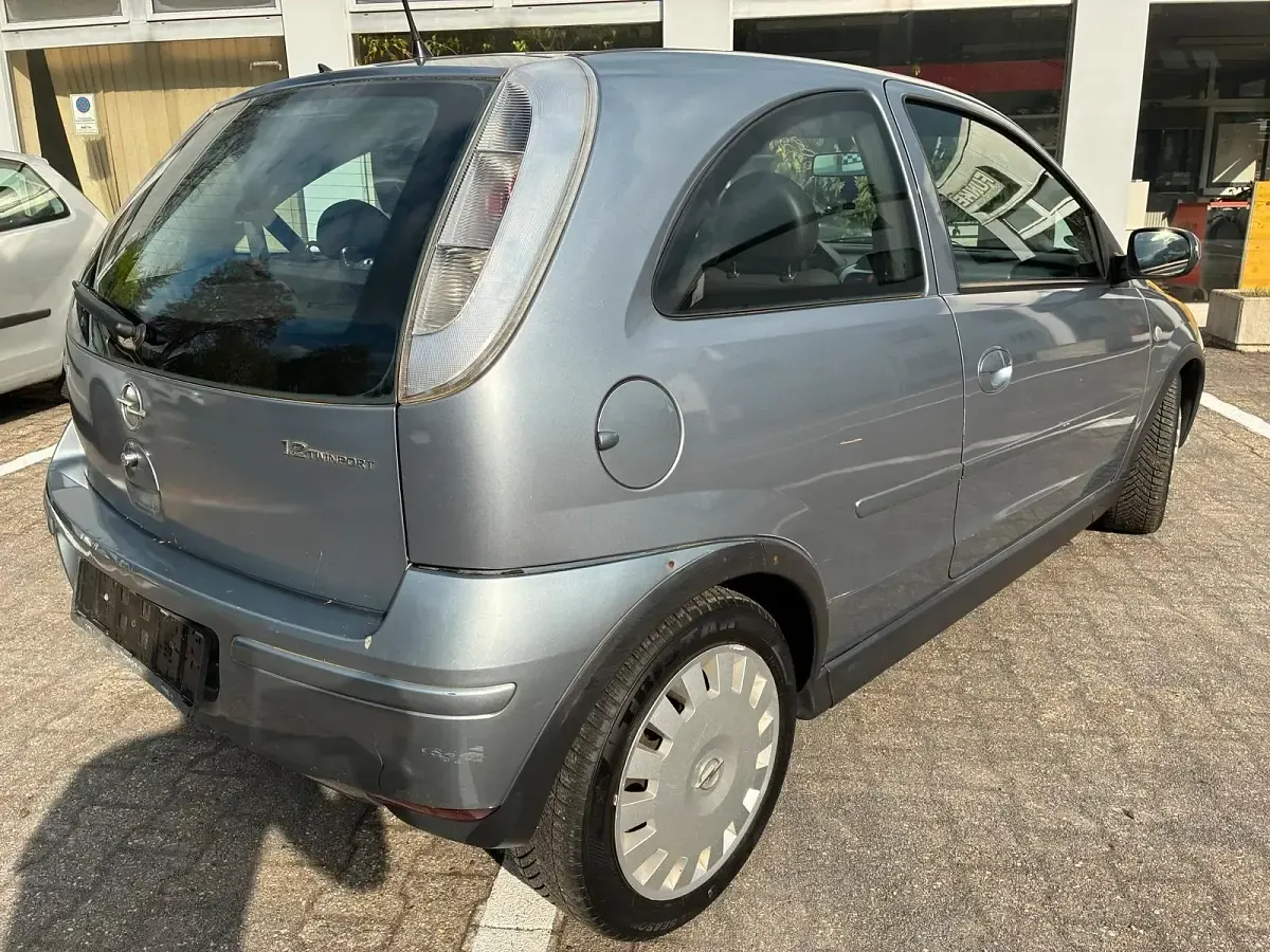 Gebraucht Opel Corsa 80 PS (58 kW) 2006 Grau Kleinwagen