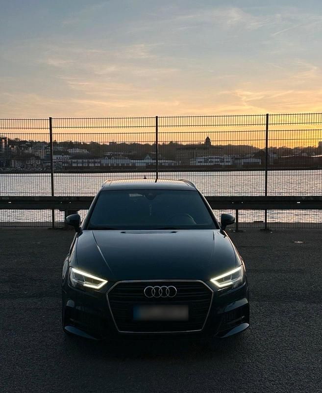 Second-hand Audi A3 115 CP (84 kW) 2018 Albastru Berlinǎ
