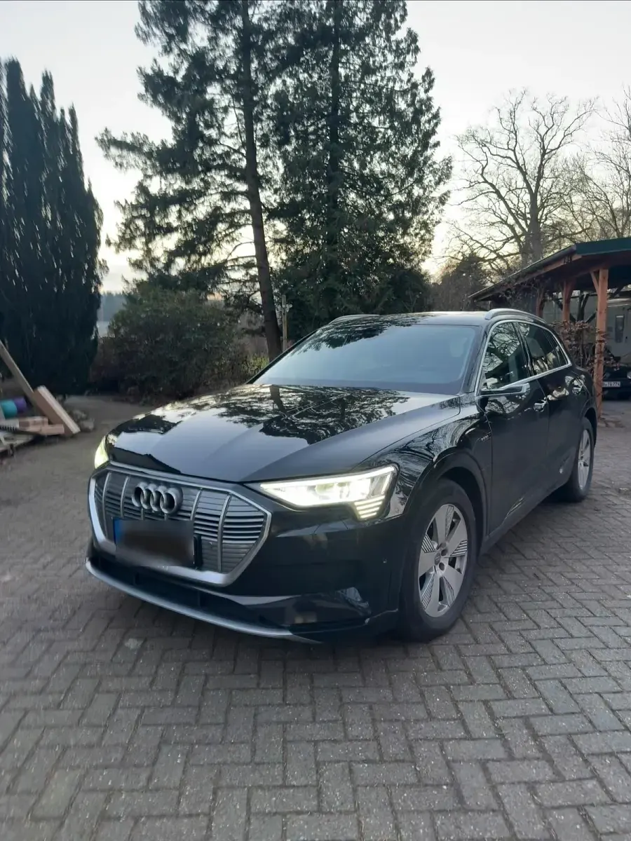 Gebraucht Audi e-tron Comfort 300 kW (408 PS) 2020 Schwarz SUV