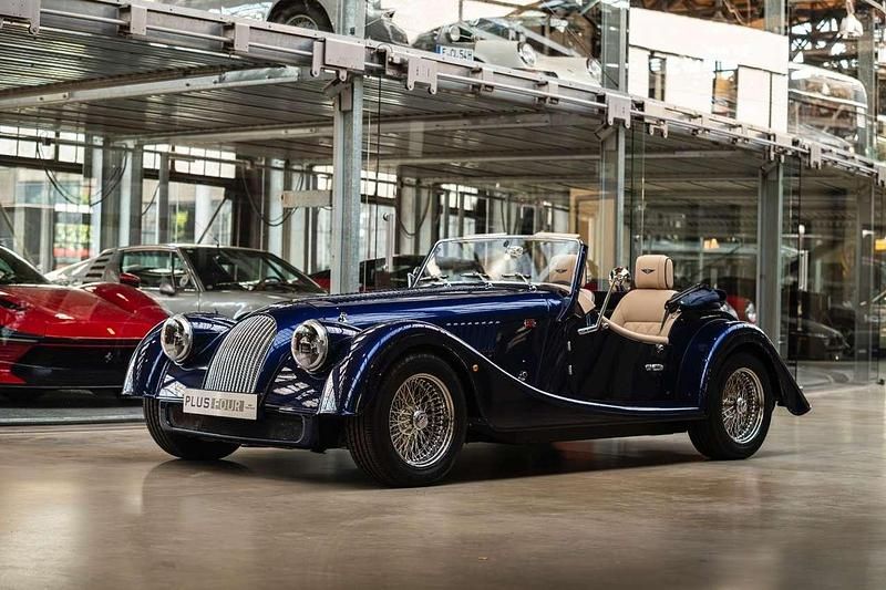 Porsche enzianblau Neu 2025 Morgan Plus 4 Cabrio | 125.900 € - Bild 1/4