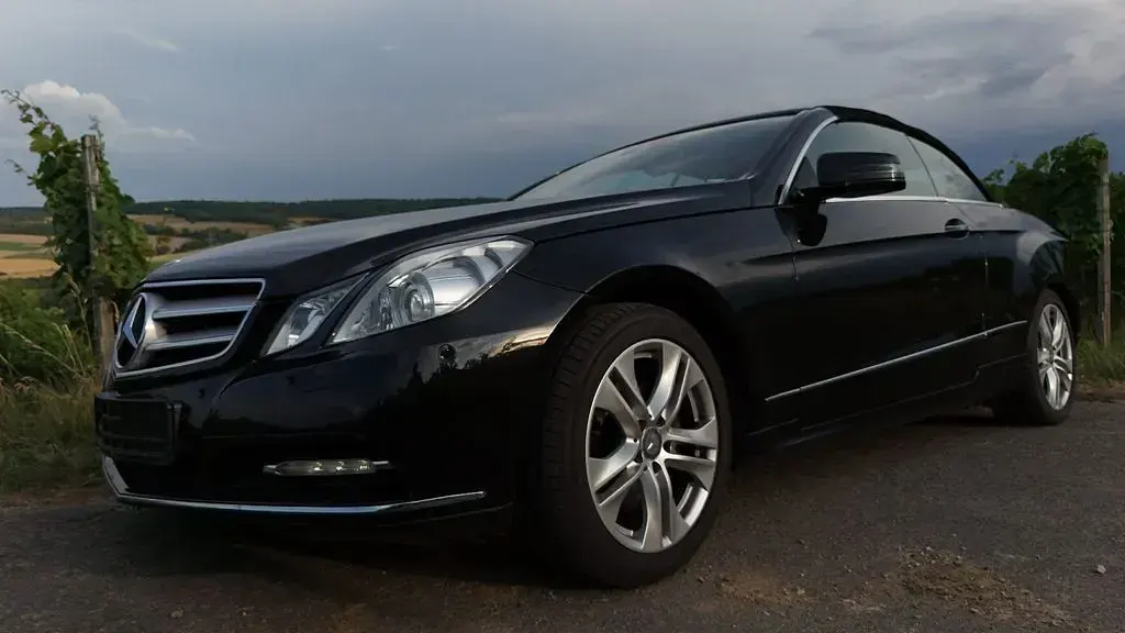 Gebraucht Mercedes E350 Avantgarde 265 PS (194 kW) 2012 Schwarz Cabrio