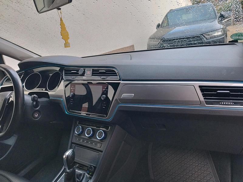 Schwarz Gebraucht 2020 VW Touran Van / Kleinbus | 9.300 € (Fairer Preis) - Bild 1/4