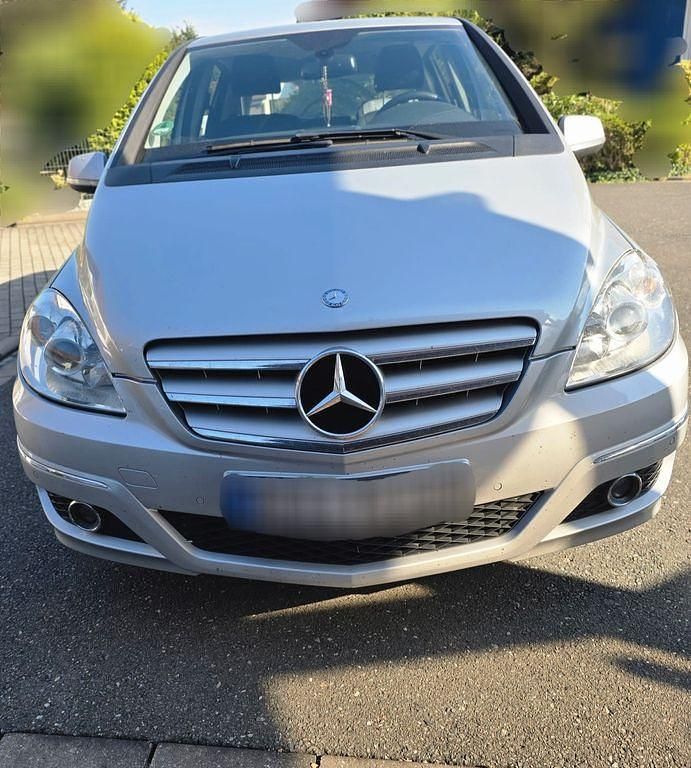 Silber Gebraucht 2010 Mercedes B200 Van / Kleinbus | 1.500 € (Superpreis) - Bild 1/4