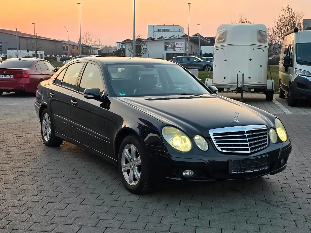Gebraucht Mercedes E200 136 PS (100 kW) 2007 Schwarz Limousine