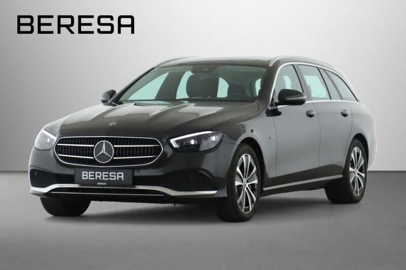 Grau Gebraucht 2021 Mercedes E300 Avantgarde Limousine | 25.950 € (Superpreis) - Bild 1/4