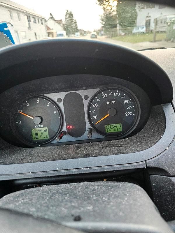 Gebraucht Ford Fiesta 68 PS (50 kW) 2002 Grau Kleinwagen