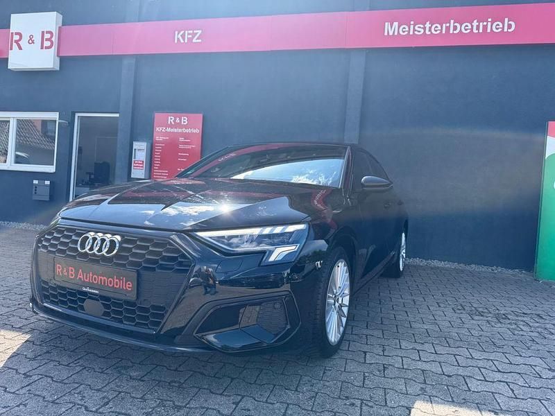 Brillantschwarz Gebraucht 2023 Audi A3 Sportback Advanced Limousine | 26.200 € (Guter Preis) - Bild 1/4