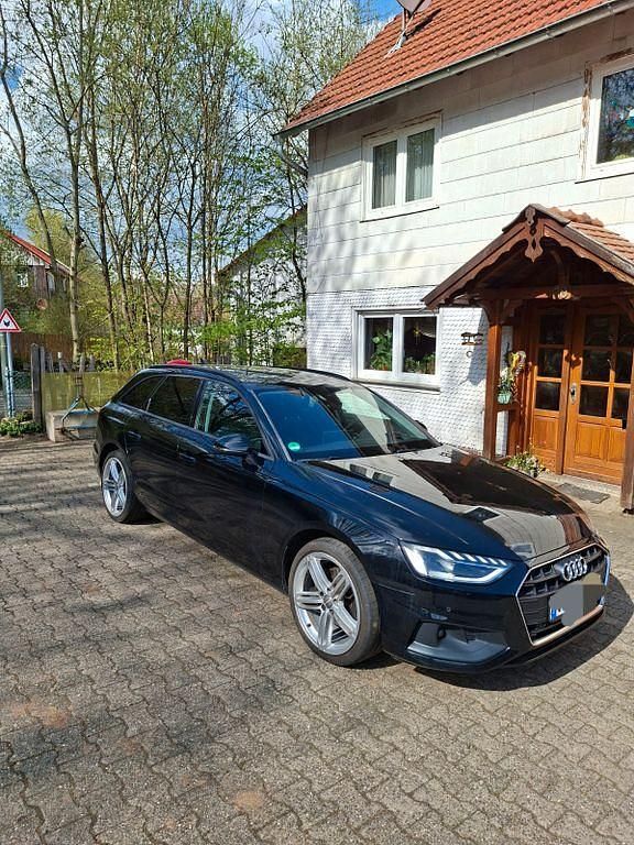Gebraucht Audi A4 163 PS (119 kW) 2020 Schwarz Kombi