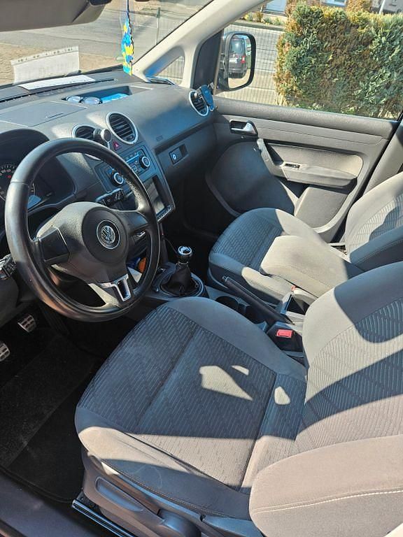 Gebraucht VW Caddy Maxi 102 PS (75 kW) 2011 Schwarz Van / Kleinbus