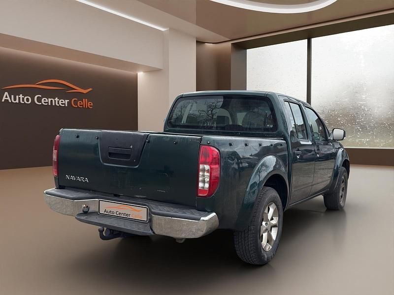 Gebraucht Nissan Navara XE 190 PS (139 kW) 2015 Grün Pickup