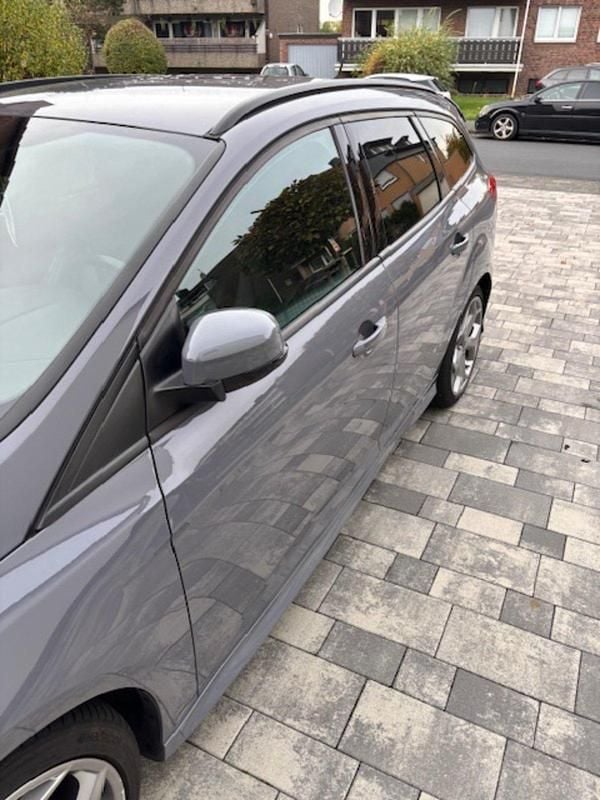 Gebraucht Ford Focus ST-Line 185 PS (136 kW) 2015 Grau Kombi