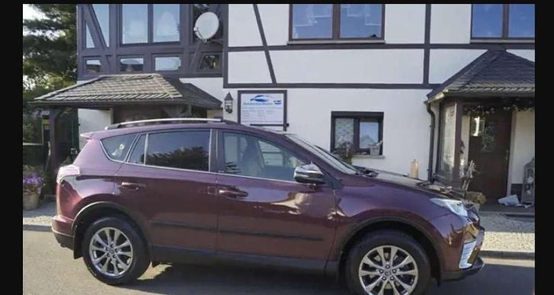 Rot Gebraucht 2017 Toyota RAV4 Hybrid SUV | 20.800 € (Fairer Preis) - Bild 1/4