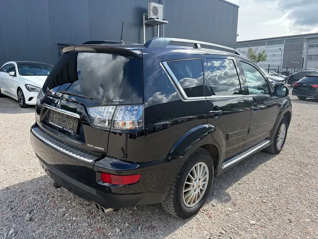 Gebraucht Mitsubishi Outlander 156 PS (114 kW) 2011 Schwarz SUV