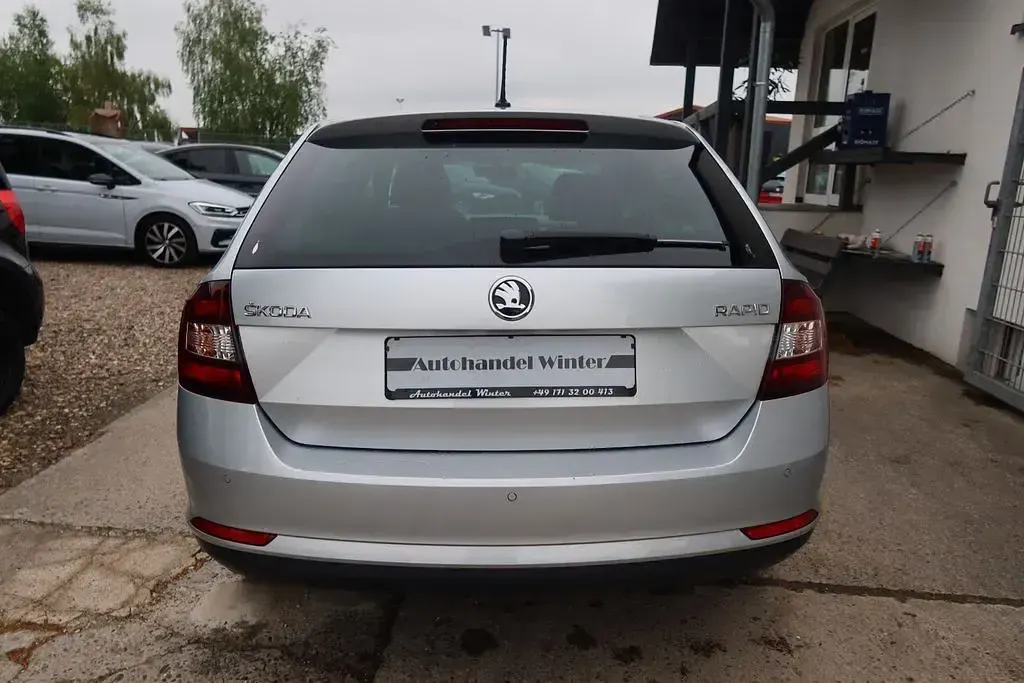Gebraucht Skoda Rapid Clever 95 PS (69 kW) 2018 Silber Kleinwagen