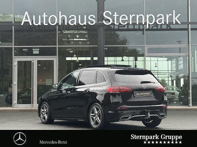 Nachtschwarz Gebraucht 2021 Mercedes B200 AMG line Van / Kleinbus | 28.750 € (Etwas zu teuer) - Bild 1/4