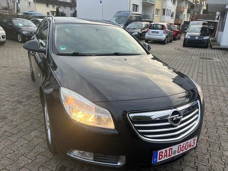 Gebraucht Opel Insignia Edition 131 PS (96 kW) 2010 Schwarz Kombi