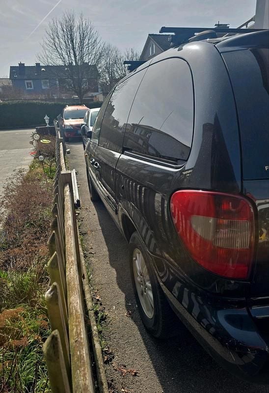 Gebraucht Chrysler Voyager 150 PS (110 kW) 2008 Schwarz Van / Kleinbus