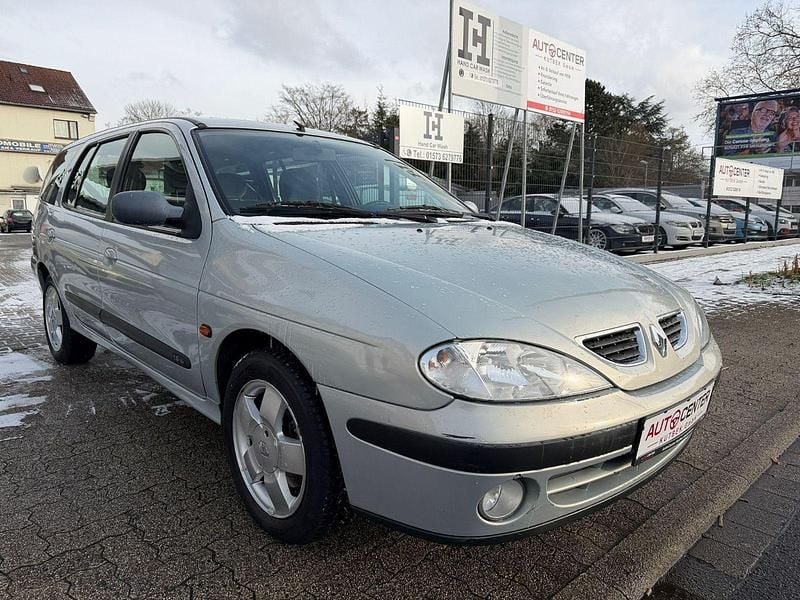 Gebraucht Renault Mégane GrandTour Expression 107 PS (78 kW) 2002 Silber Kombi