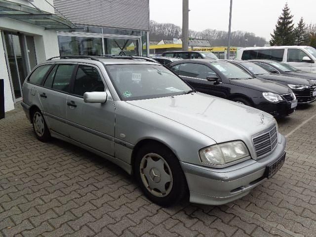 Gebraucht Mercedes C200 Elegance 102 PS (75 kW) 1999 Silber metallic Kombi