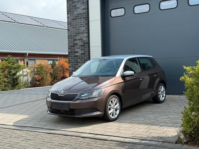 Braun Gebraucht 2015 Skoda Fabia Limousine | 7.250 € (Fairer Preis) - Bild 1/4