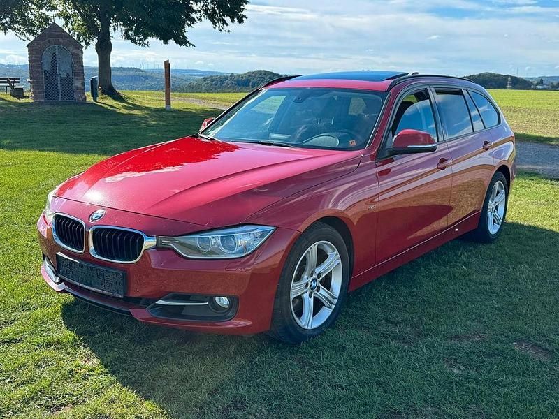 Rot Gebraucht 2013 BMW 328 Sport Line Kombi | 9.980 € (Guter Preis) - Bild 1/4