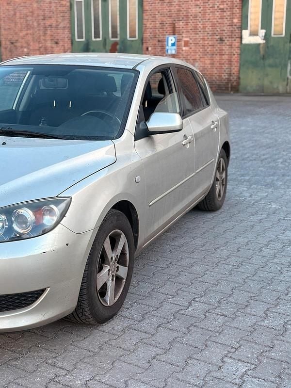 Usata Mazda 3 105 CV (77 kW) 2005 Beige Utilitaria