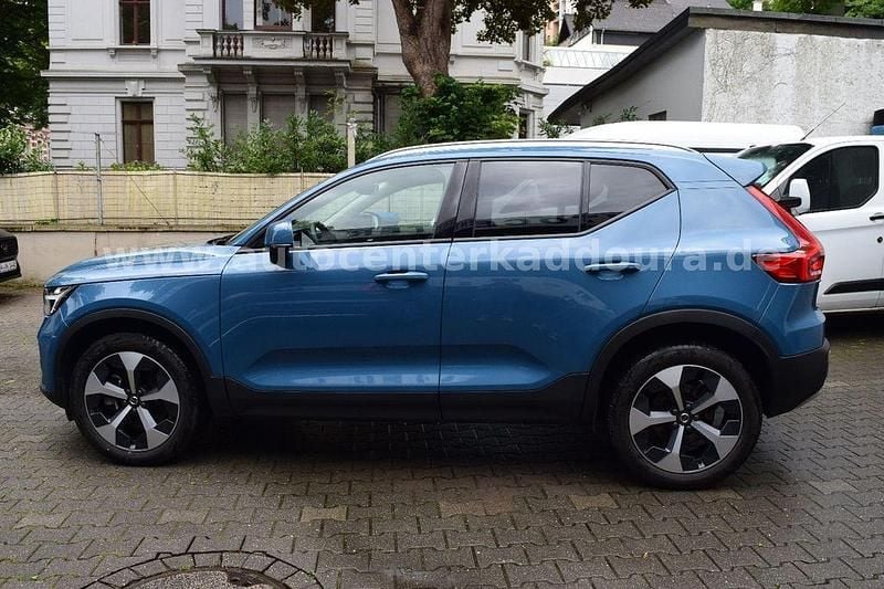 Gebraucht Volvo XC40 Core 163 PS (119 kW) 2024 Blau SUV