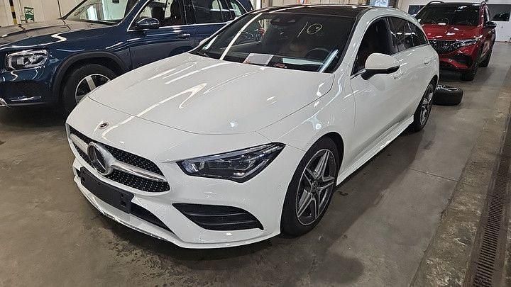 Weiß Gebraucht 2022 Mercedes CLA220 AMG Limousine | 25.890 € (Fairer Preis) - Bild 1/3