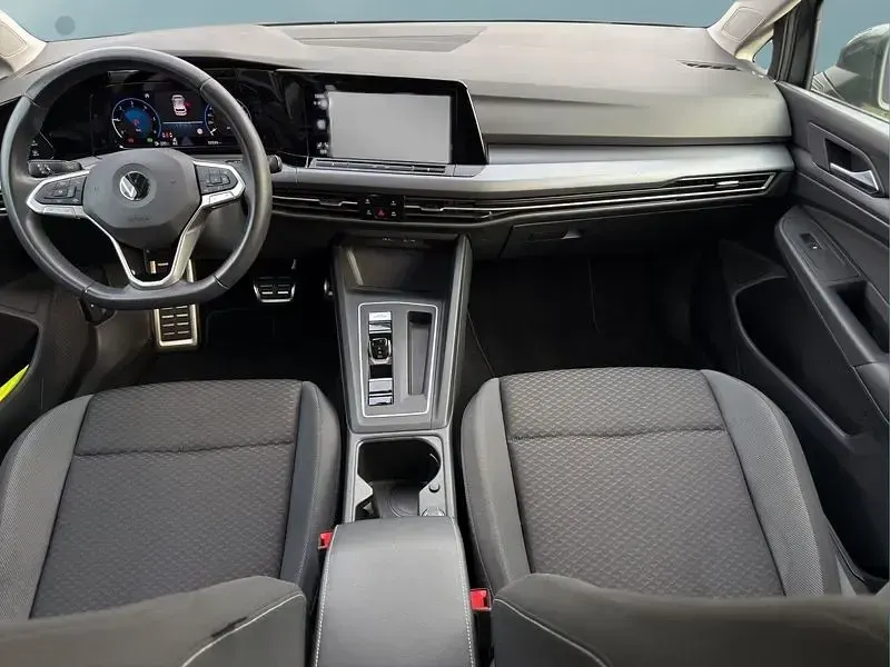 Gebraucht VW Golf VIII 116 PS (85 kW) 2023 Grau Kleinwagen