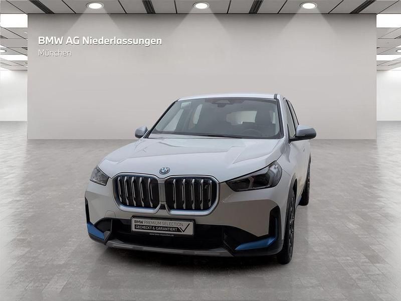 Gebraucht BMW iX1 xLine 200 kW (272 PS) 2023 Weiß SUV