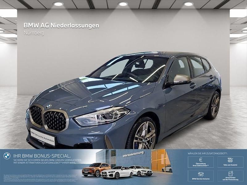 Grau Gebraucht 2024 BMW M135 Comfort Edition Kleinwagen | 36.995 € (Superpreis) - Bild 1/3