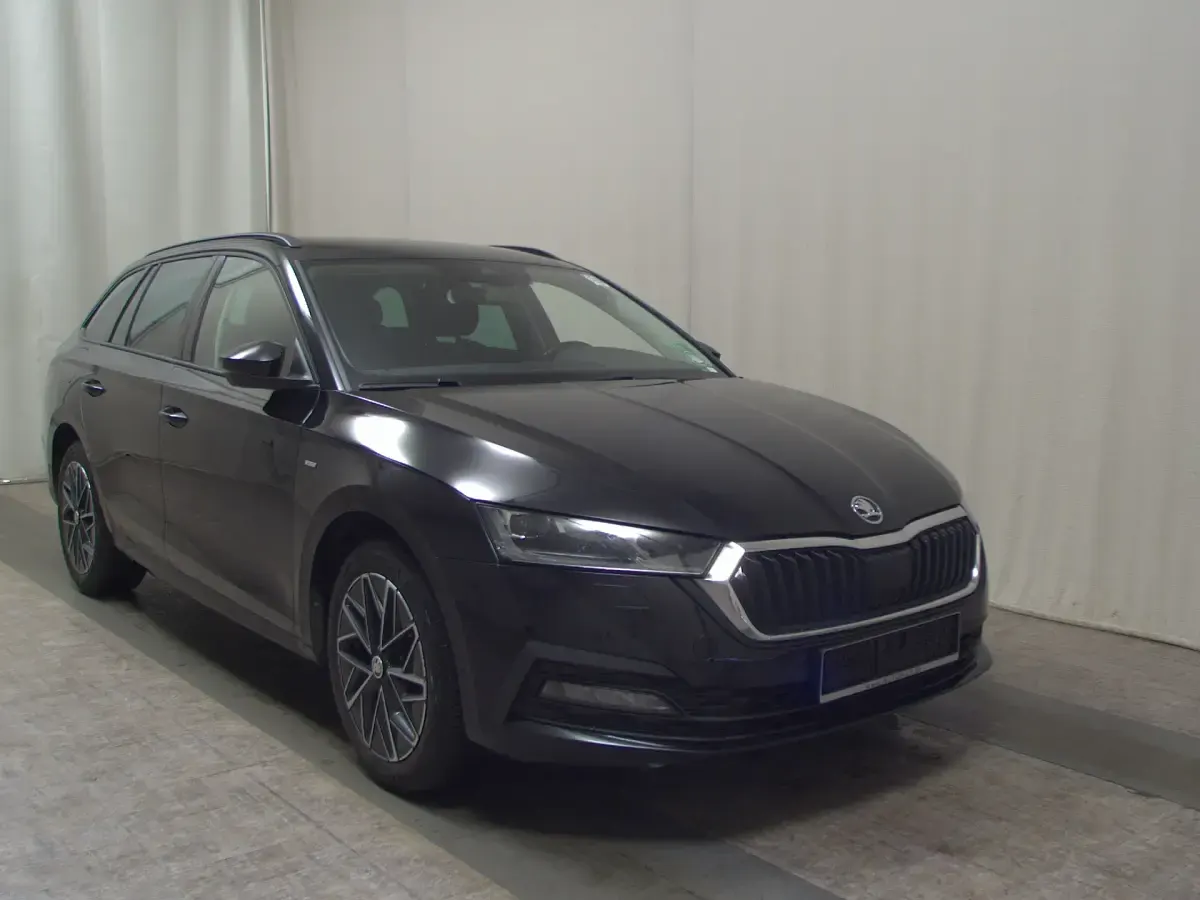 Gebraucht Skoda Octavia Clever 150 PS (110 kW) 2023 Schwarz Kombi